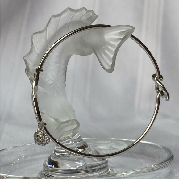 Piercing Pagoda Infinity Dangle Heart Charm Bangle Bracelet 7" - Picture 7 of 12